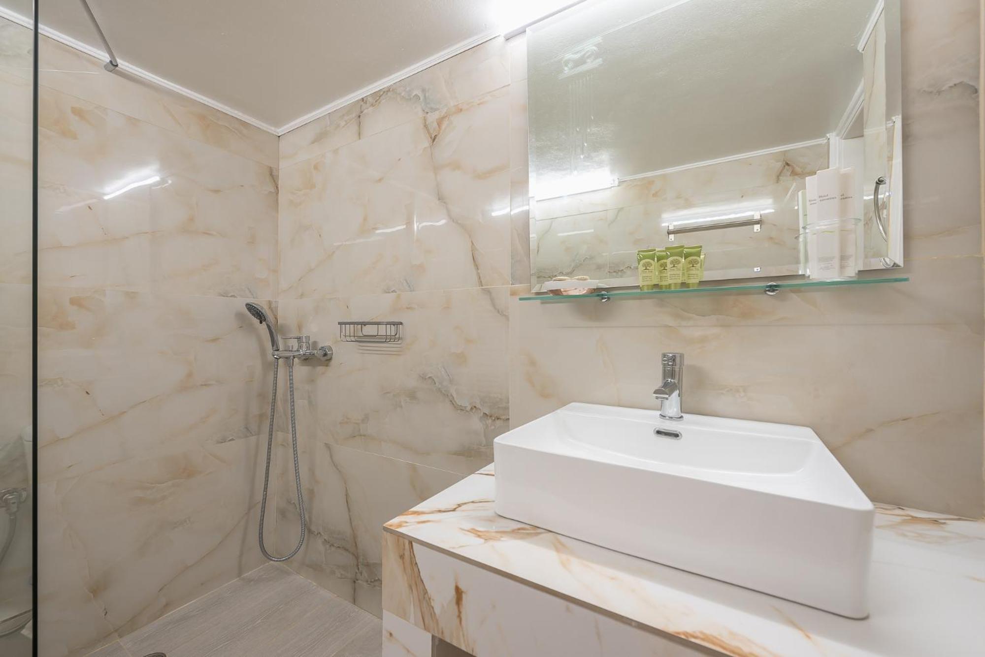 Modern Apartment 200M From Acropolis 100Mbps Netflix أثينا المظهر الخارجي الصورة